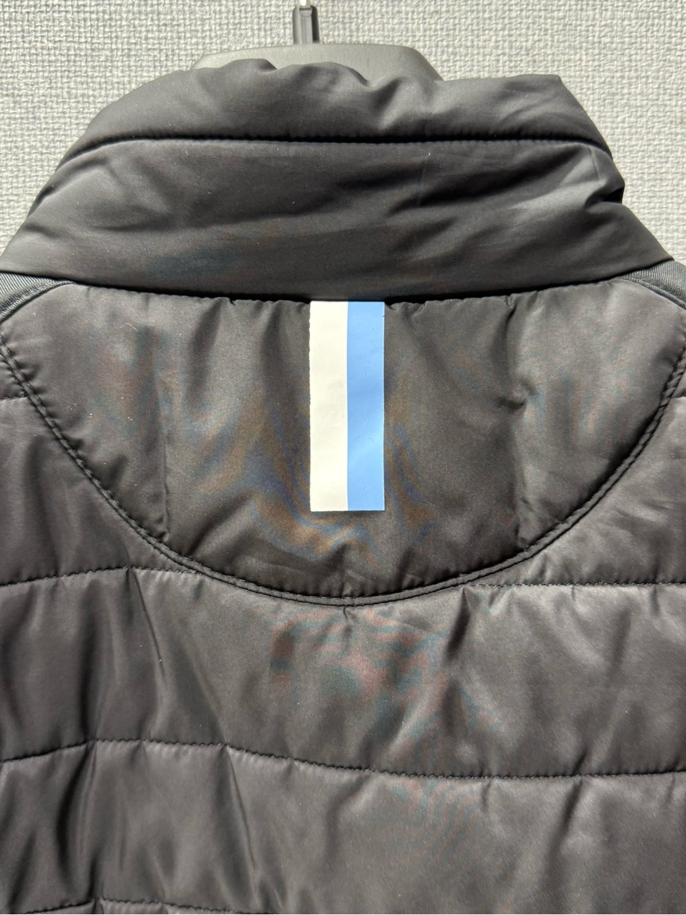 Rhoback Men's Black Quilted Insulated Vest - Picture 5 of 7